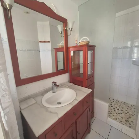 Proche Lezignan Corbieres, Maison Spacieuse Avec Terrasse Apartmán
