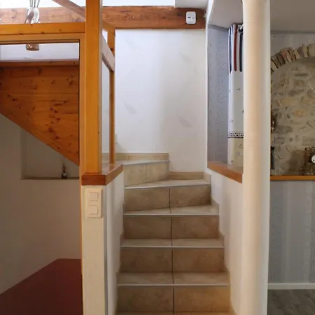 Proche Lezignan Corbieres, Maison Spacieuse Avec Terrasse Apartment *